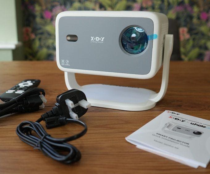 Unboxing the Gimbal N6 Projector