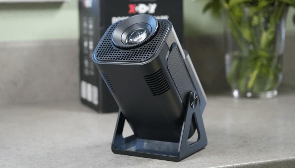Rotating and portable XGODY Gimbal 5 Android 11 Full HD projector